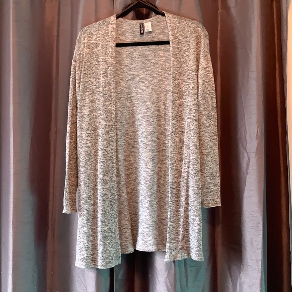 Gray long sleeve cardigan